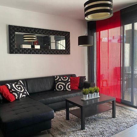 Oasis Beach Apartments لقنت المظهر الخارجي الصورة