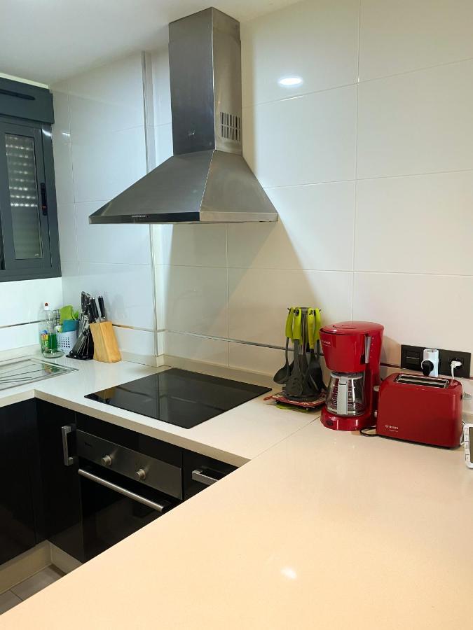 Oasis Beach Apartments لقنت المظهر الخارجي الصورة