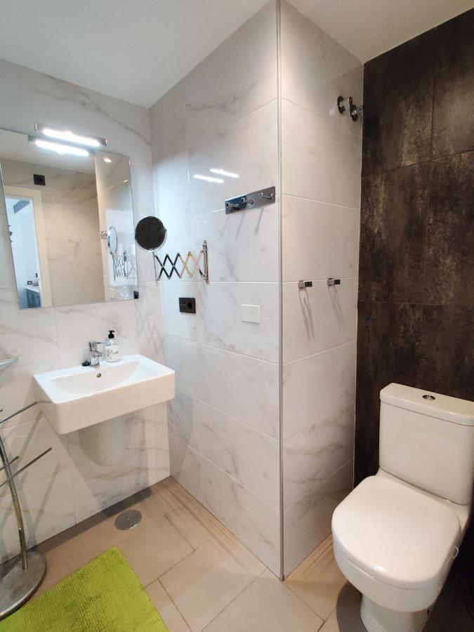 Oasis Beach Apartments لقنت المظهر الخارجي الصورة