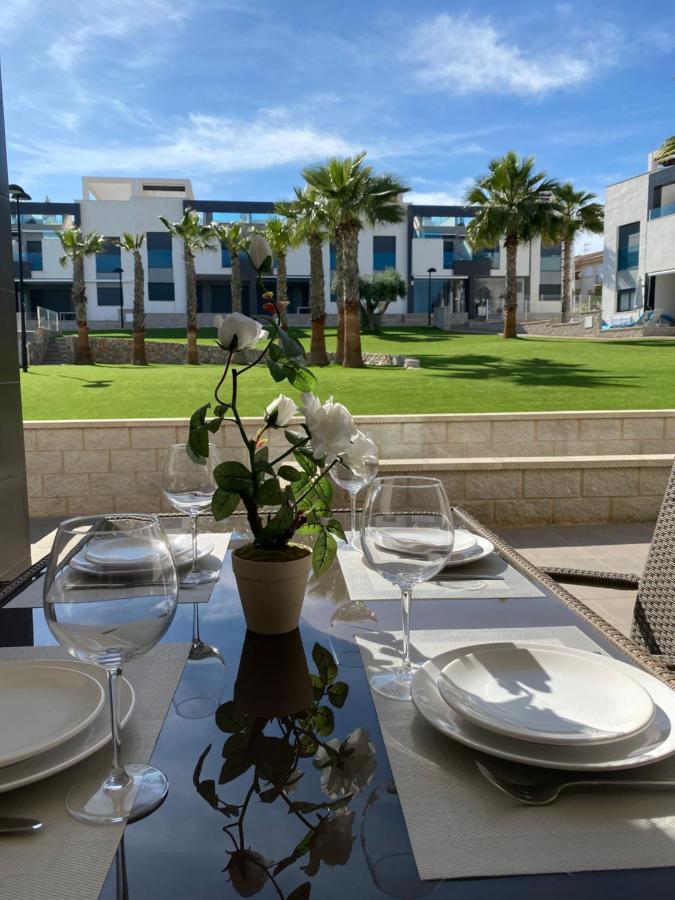 Oasis Beach Apartments لقنت المظهر الخارجي الصورة